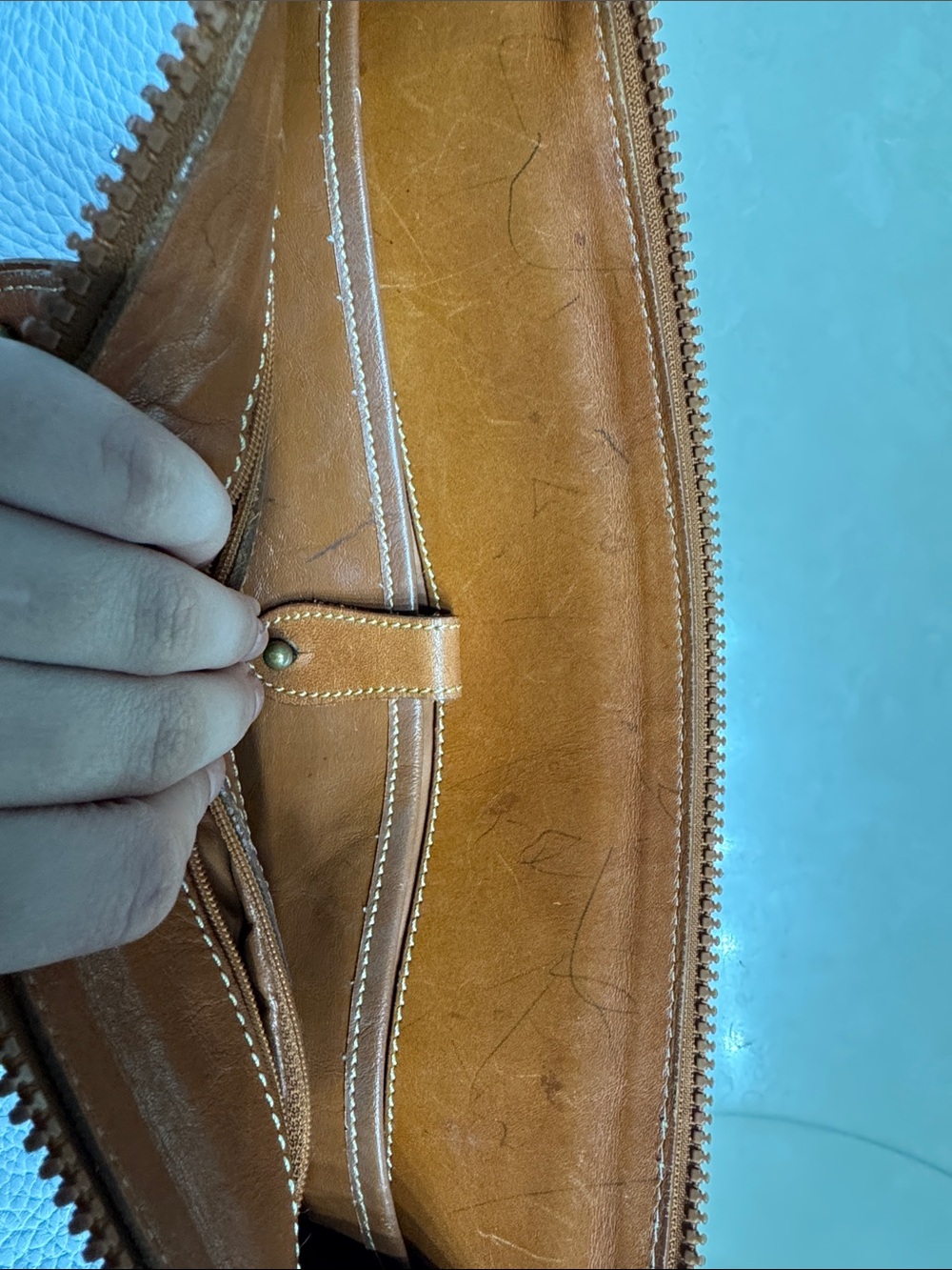 Dooney and Bourke White And Tan Purse - Picture 8 of 10